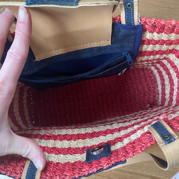 Amanda Smith American Flag Red White Blue Patriotic Straw Summer Beach Tote Bag - Picture 7 of 16